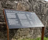 Mesa interpretativa Frame da Floema Urban com painel em HPL+ e estrutura em aço corten