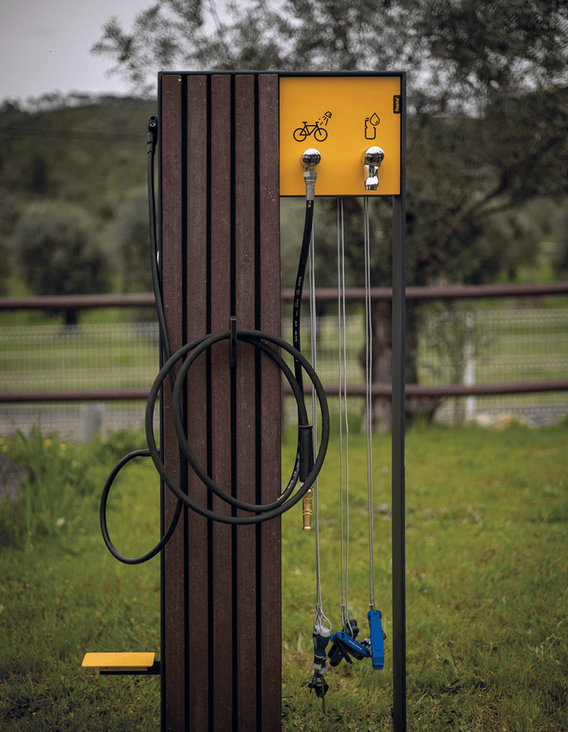 Floema's Bike station Frame for urban spaces made in recycled plastic and steel.