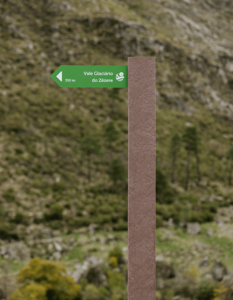 ICNF directional sign, with a brown recycled plastic structure and an HPL+ panel, installed in the protected Serra da Estrela Natural Park.
